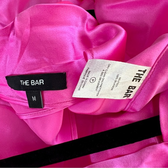 The Bar Asher Top 100% Silk Back Cut Out Tie Cowl Neckline Satin Neon Blouse M - Picture 11 of 11